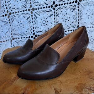 Women’s Naturalizer leather shoes, like new! Never worn,‎ only tried on, Size 6